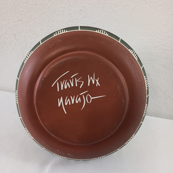 Signed Travis Williams Shoshone-Navajo Pottery - Picture 6 of 11